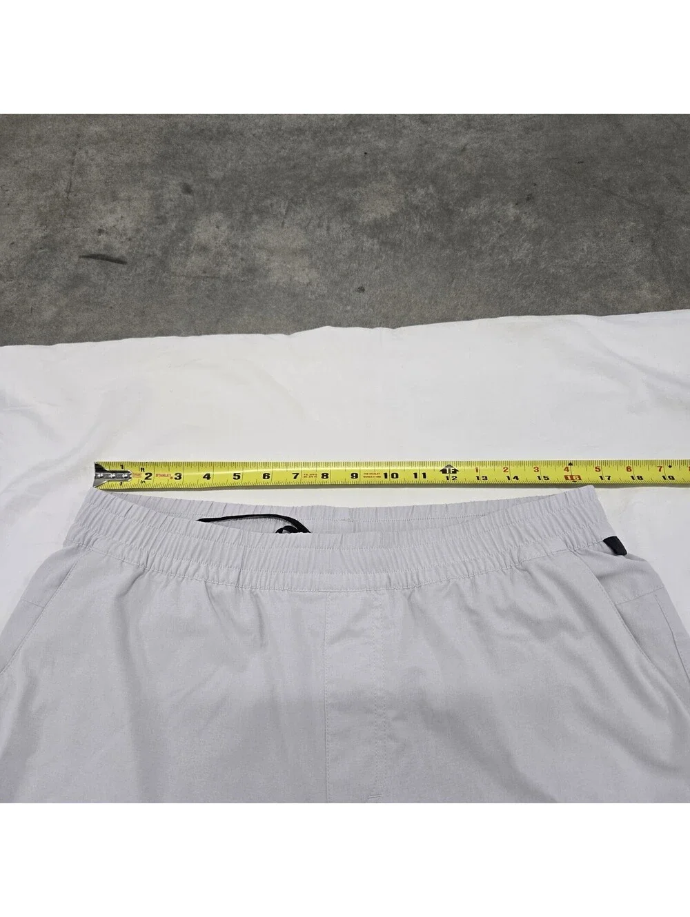 EUC Mens LARGE LL Bean Tropicwear Comfort Pants Light Grey Zip Pocket Adjustable